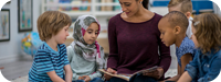 Volunteer reading to kids | Lecture bénévole aux enfants