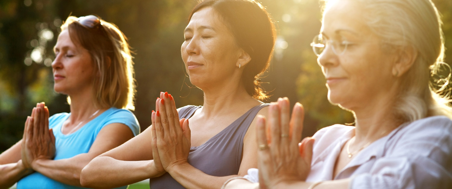 women doing meditation 