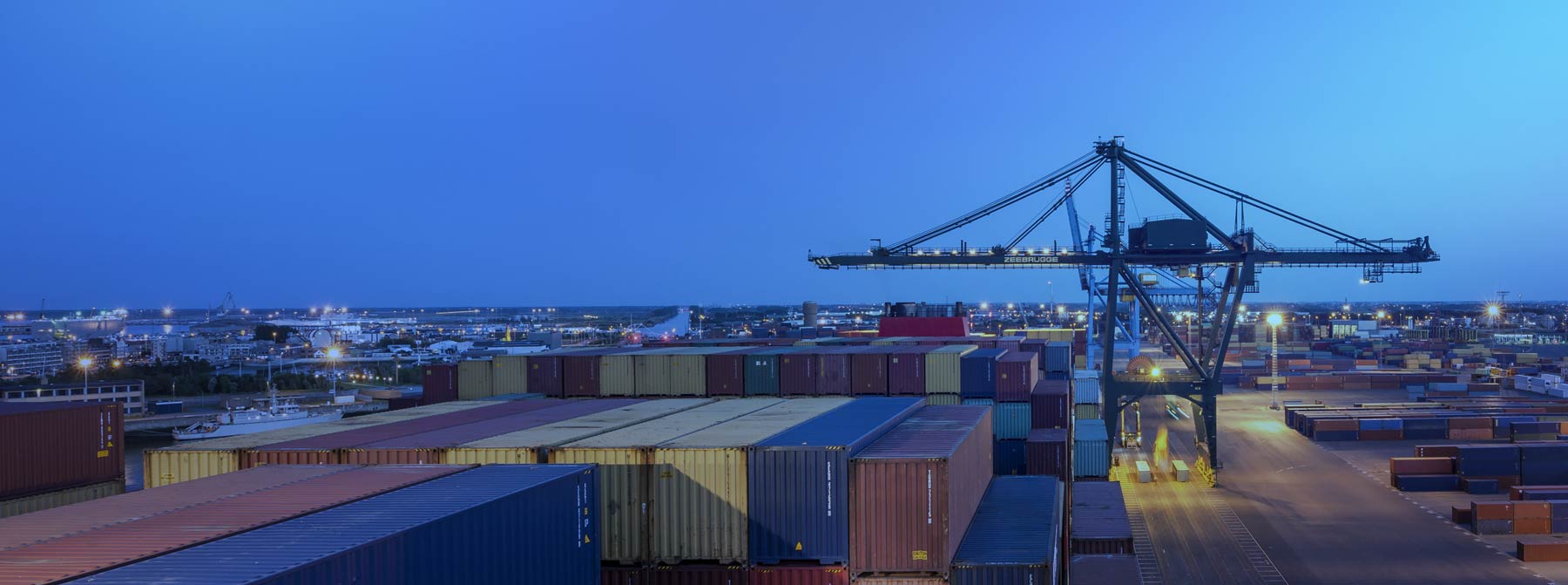 Large shipping port with containers 